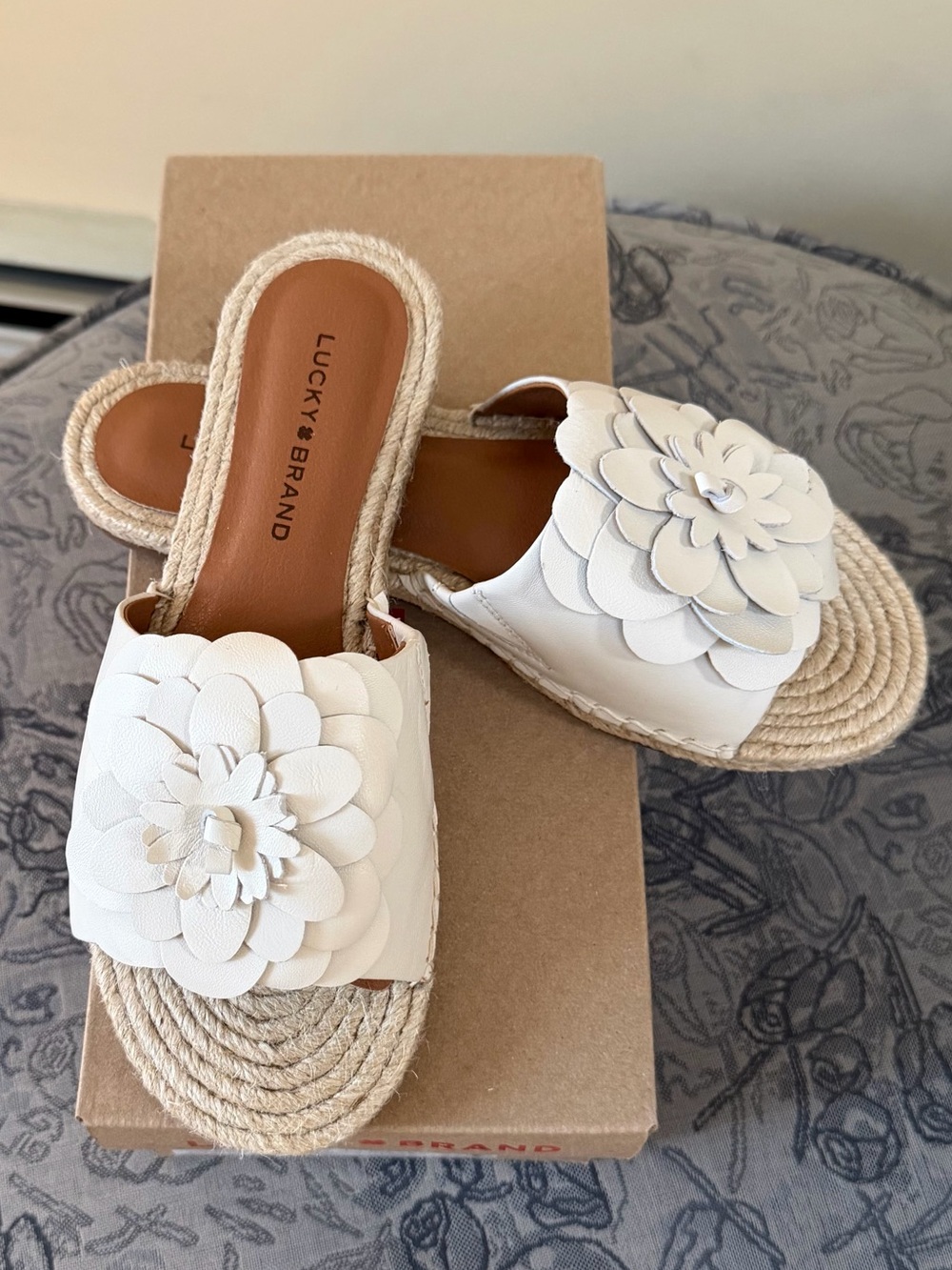 Lucky Brand Biricha Floral Espadrille Leather Slide Sandals Color Tusk 7.5 NEW